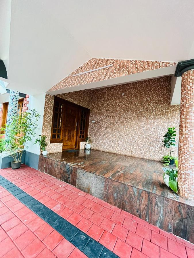 Spacious 3-Bedroom Private Villa In Mangalore - Ideal Getaway For Family And Friends エクステリア 写真