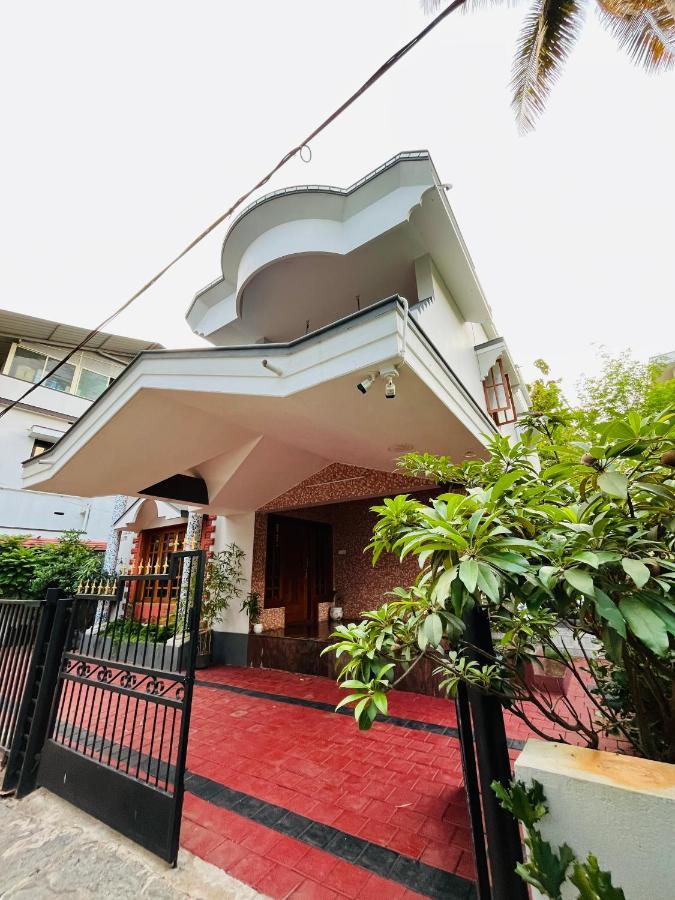 Spacious 3-Bedroom Private Villa In Mangalore - Ideal Getaway For Family And Friends エクステリア 写真