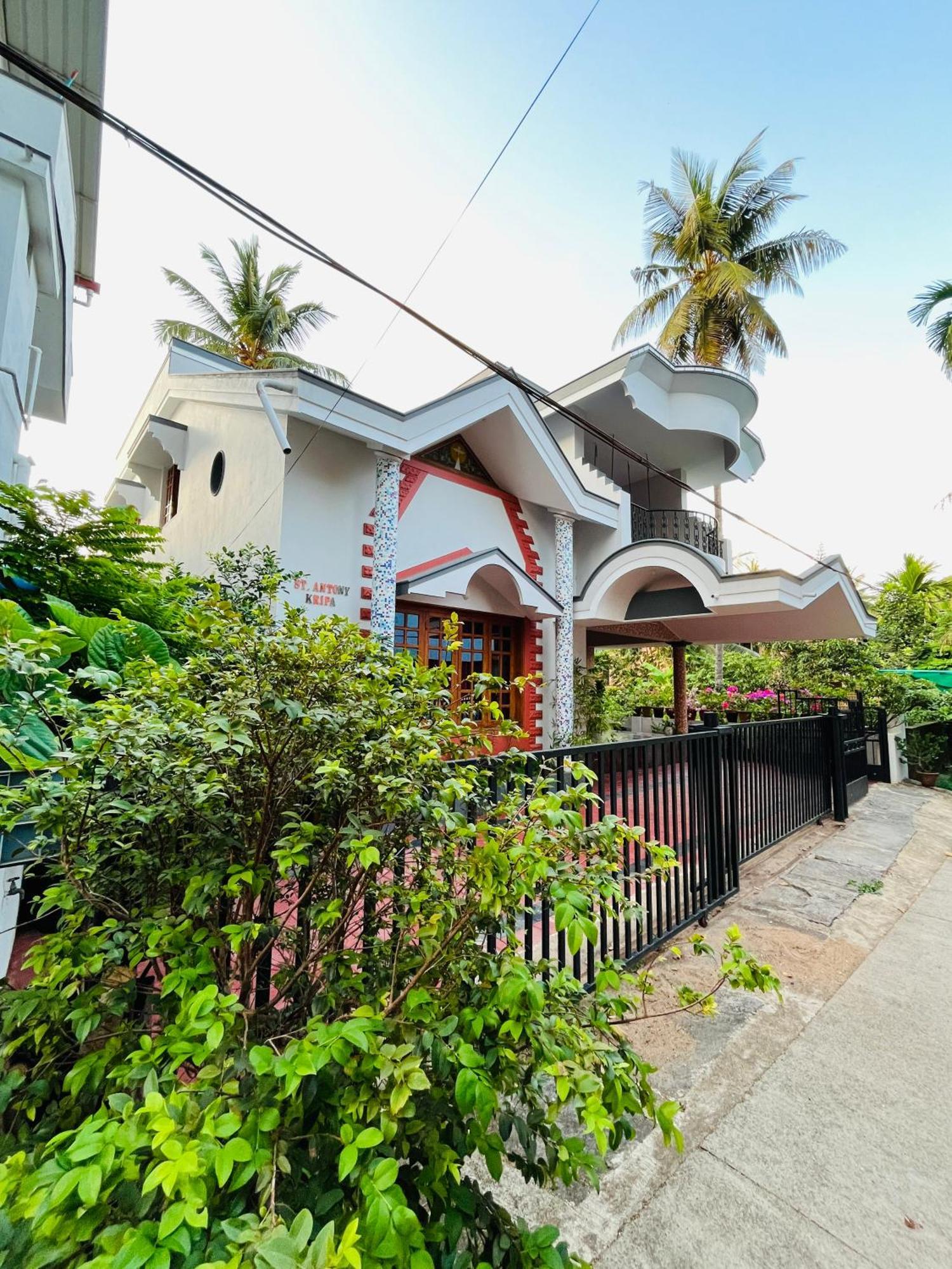 Spacious 3-Bedroom Private Villa In Mangalore - Ideal Getaway For Family And Friends エクステリア 写真