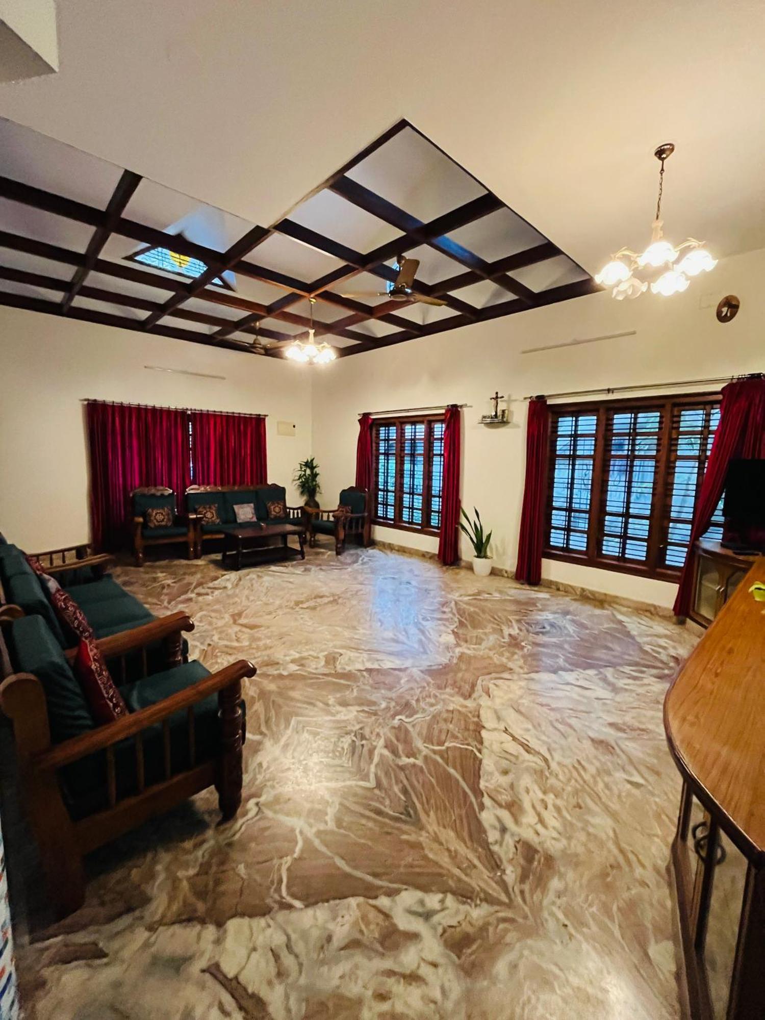 Spacious 3-Bedroom Private Villa In Mangalore - Ideal Getaway For Family And Friends エクステリア 写真