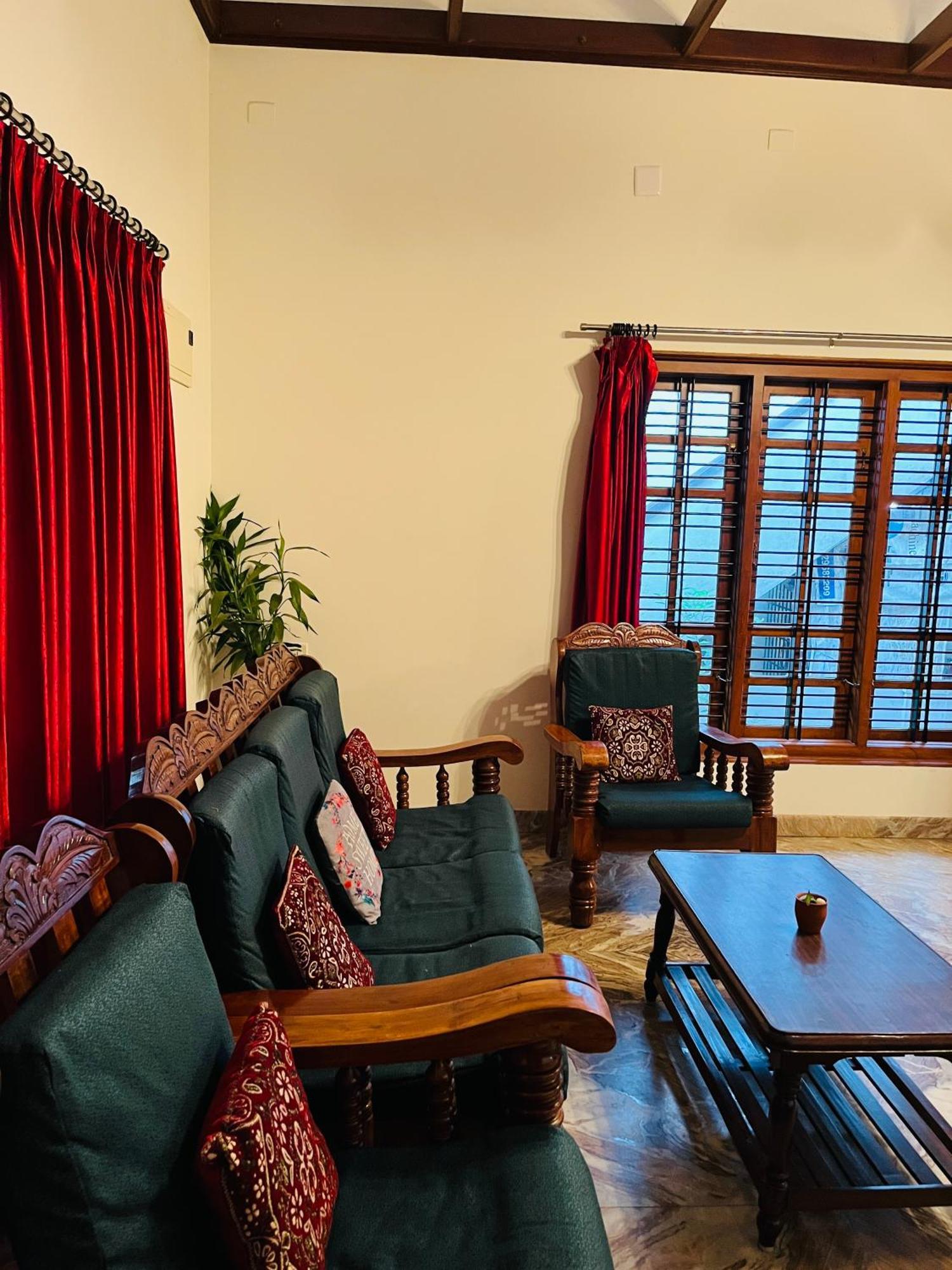 Spacious 3-Bedroom Private Villa In Mangalore - Ideal Getaway For Family And Friends エクステリア 写真