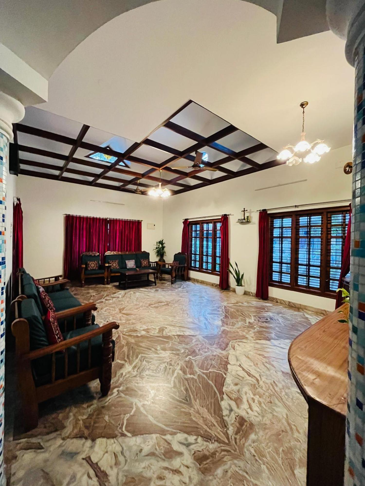 Spacious 3-Bedroom Private Villa In Mangalore - Ideal Getaway For Family And Friends エクステリア 写真