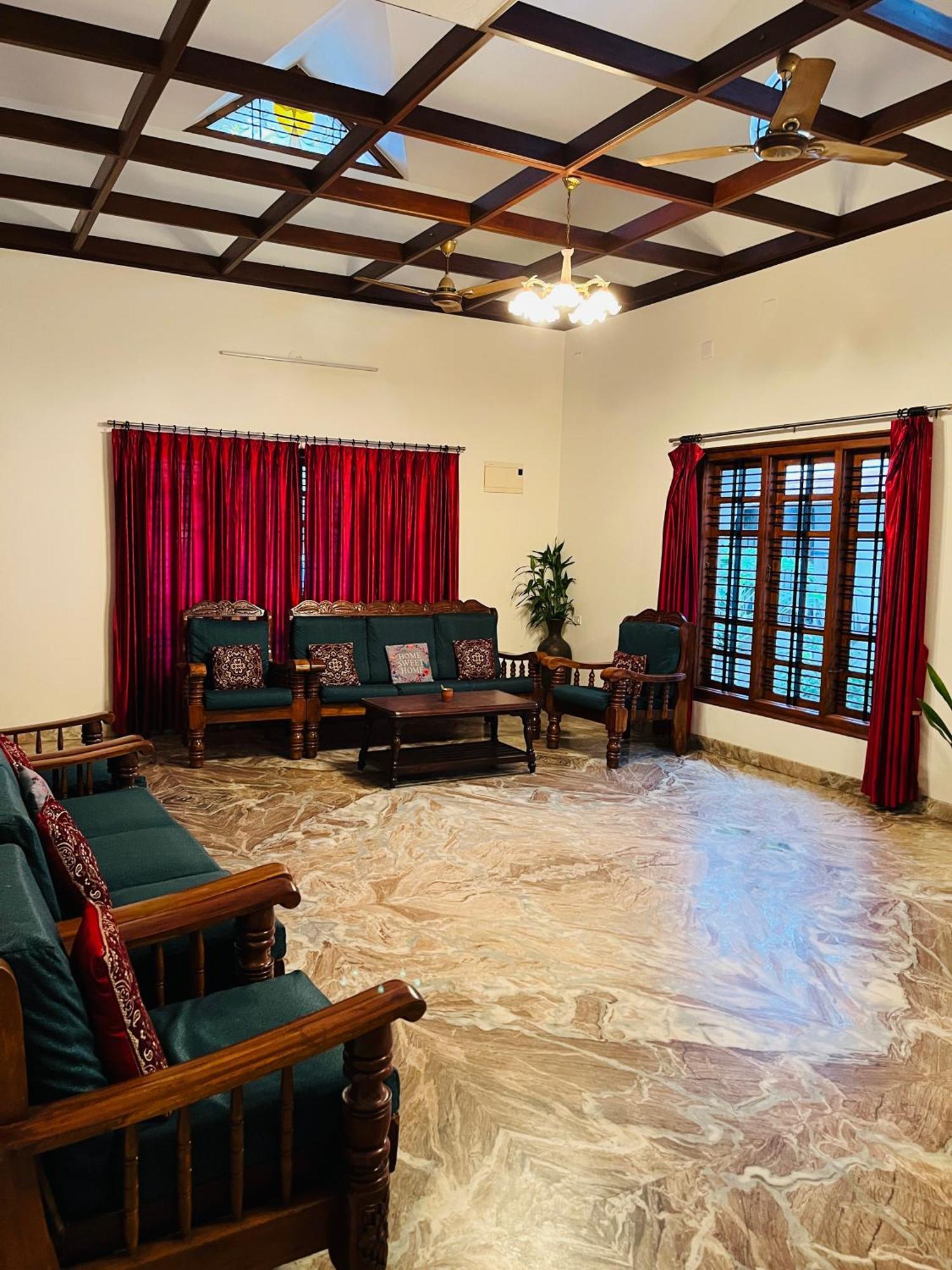 Spacious 3-Bedroom Private Villa In Mangalore - Ideal Getaway For Family And Friends エクステリア 写真